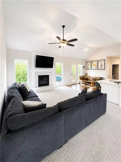 Living - 610 E 11th St, Kearney, MO 64060 photo 1 of 5
