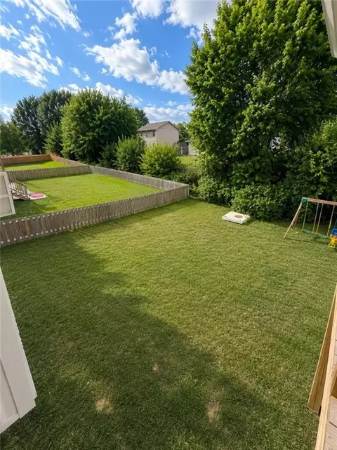Exterior - 610 E 11th St, Kearney, MO 64060 photo 6 of 8