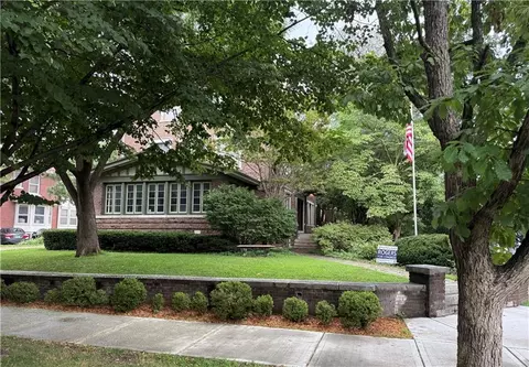 3681 Madison Ave, Kansas City, MO 64111