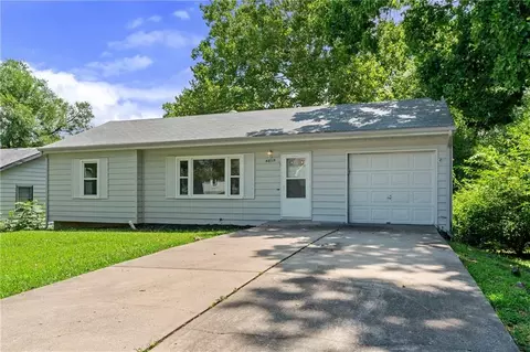 4819 NE 47th St, Kansas City, MO 64117
