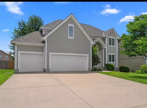 1301 12th St, Lees Summit, MO 64081