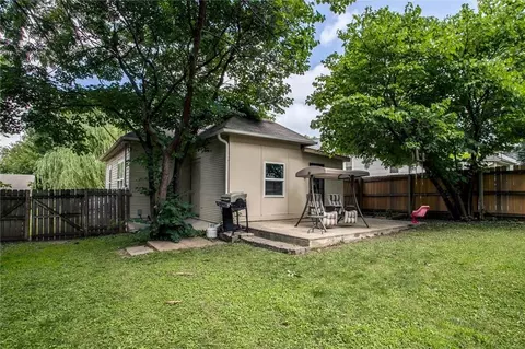 1833 S Hedges Ave, Independence, MO 64052 photo 6