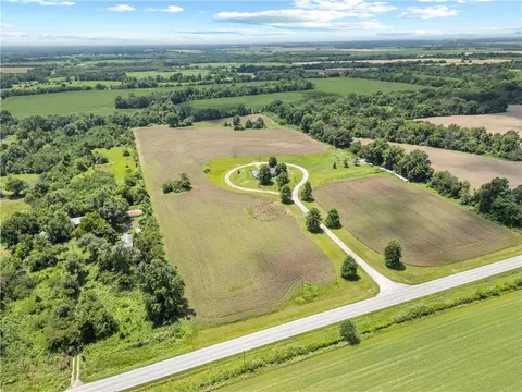 26060 E B Hwy, Sheldon, MO 64784 photo 3