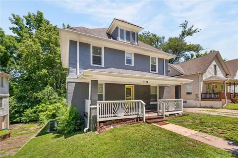1432 W Walnut St, Independence, MO 64050 photo 2