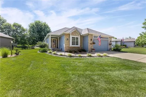 29412 Rockwood Ave, Paola, KS 66071