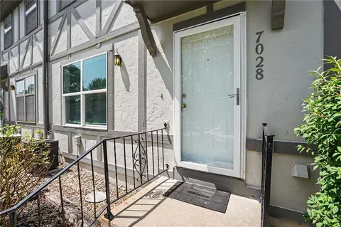 7028 N Fisk Ct, Kansas City, MO 64151