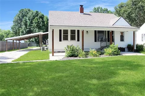 603 W 29th St, Higginsville, MO 64037