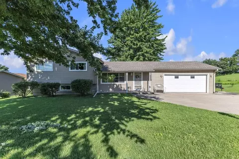 5702 S 18th St, Saint Joseph, MO 64504