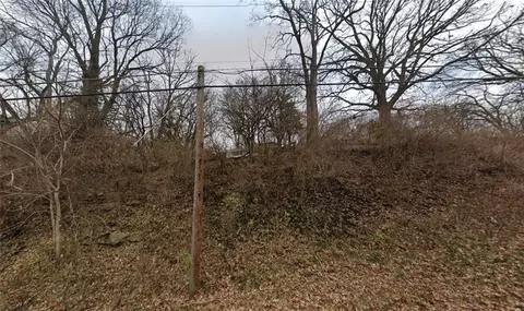 905 S Brookside Ave, Independence, MO 64053 photo 2