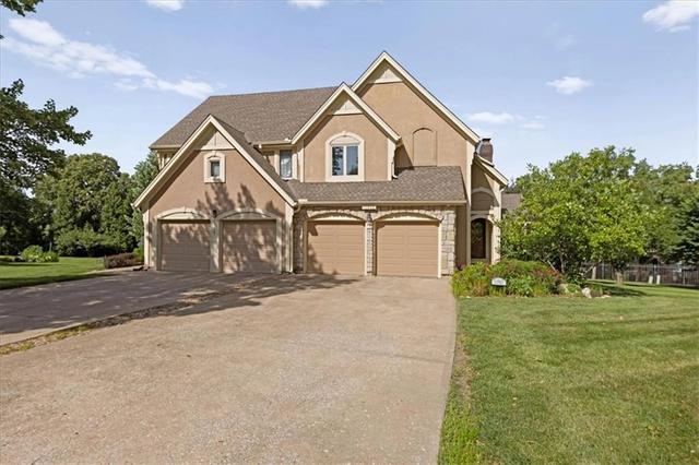 11907 Westgate St, Overland Park, KS 66213