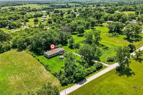 16095 Venus Rd, Lawson, MO 64062