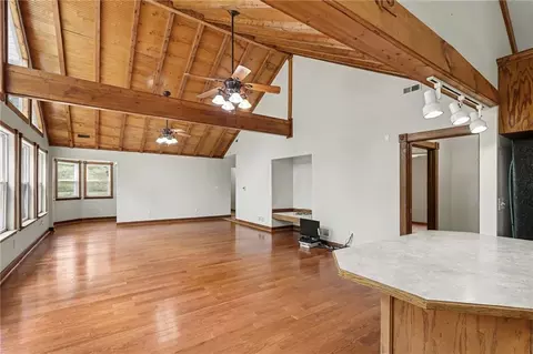 Living - 322 Riverfront Rd, Atchison, KS 66002 photo 4 of 4