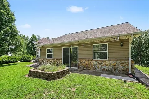 Exterior - 322 Riverfront Rd, Atchison, KS 66002 photo 2 of 10