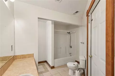 Bath - 322 Riverfront Rd, Atchison, KS 66002 photo 2 of 2