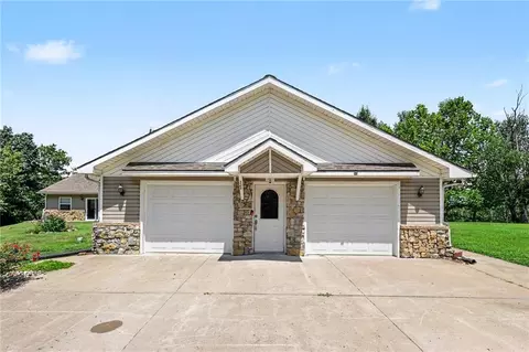 Exterior - 322 Riverfront Rd, Atchison, KS 66002 photo 9 of 10