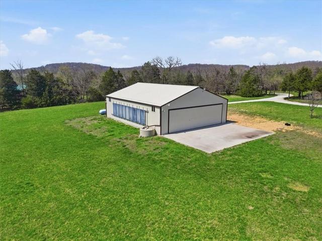 21756 Flippin Rd, Warsaw, MO 65355