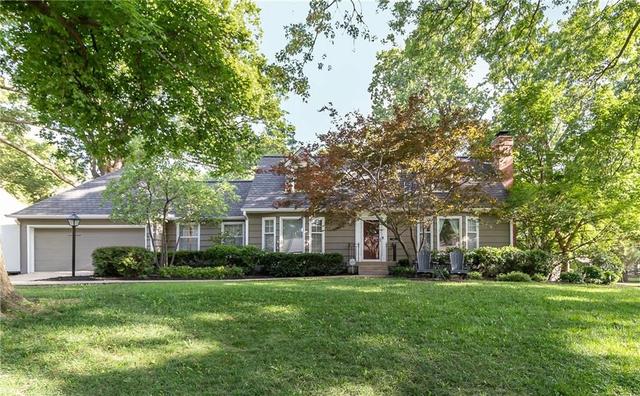 3921 W 58 St, Fairway, KS 66205