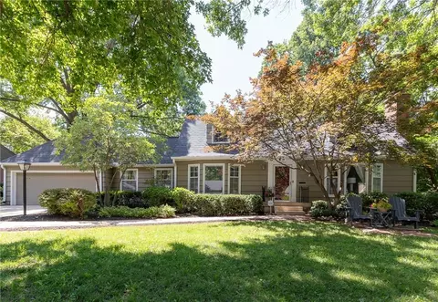 3921 W 58 St, Fairway, KS 66205