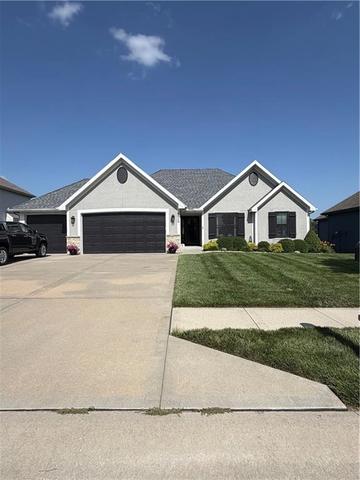 8829 N Essex Dr, Kansas City, MO 64156