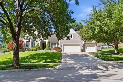 12008 Summit St, Kansas City, MO 64145