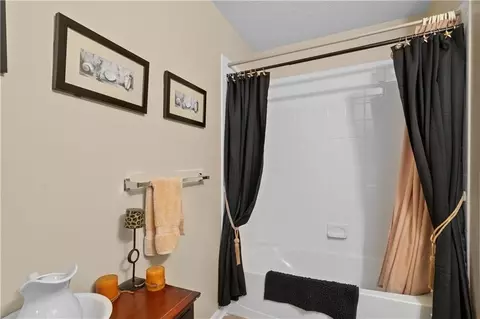 Bath - 1147 SW Arborfair Dr, Lees Summit, MO 64082 photo 6 of 7