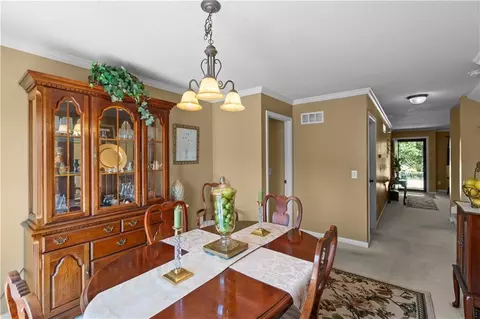 Entry Way - 1147 SW Arborfair Dr, Lees Summit, MO 64082 photo 2 of 4