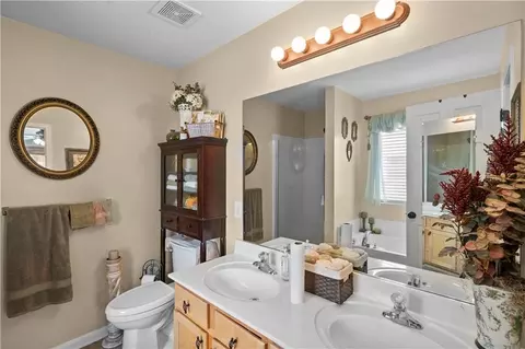 Bath - 1147 SW Arborfair Dr, Lees Summit, MO 64082 photo 2 of 7