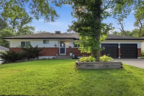 6426 Harvard Ave, Raytown, MO 64133