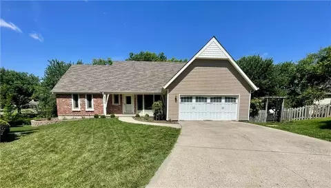 6334 W 108th St, Leawood, KS 66211