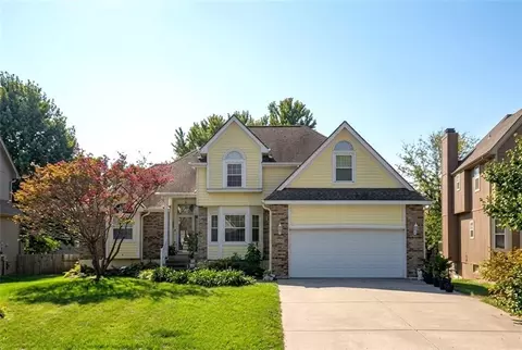 340 SE Bingham Dr, Lees Summit, MO 64063 photo 1