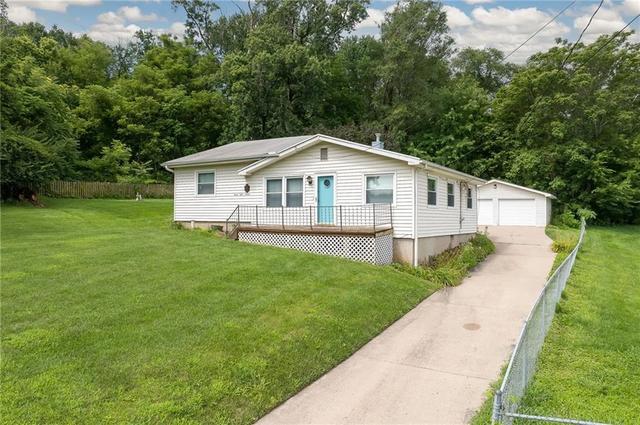 3816 E Ayrlawn Dr, Saint Joseph, MO 64503