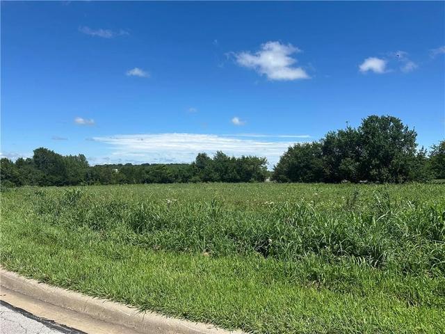 Hedge Lane, Paola, KS 66071