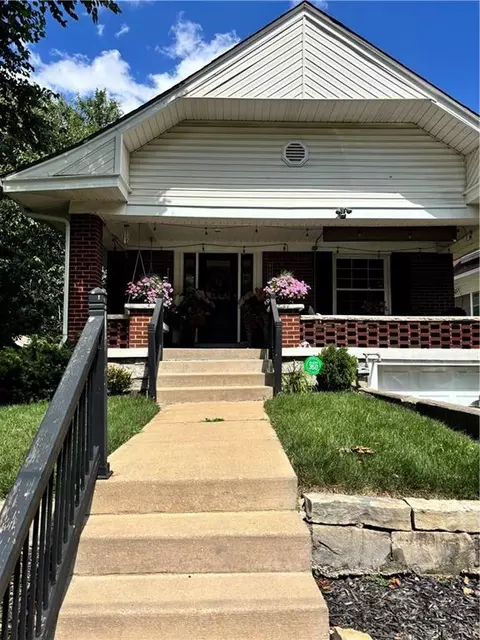 4163 Holly St, Kansas City, MO 64111