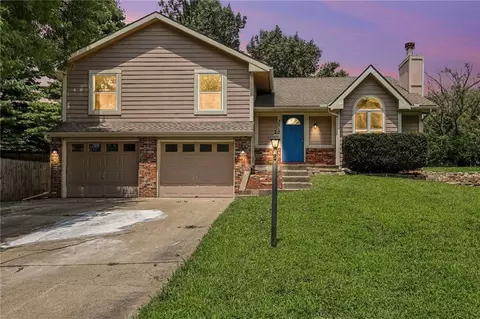 3512 Remington Ln, Leavenworth, KS 66048