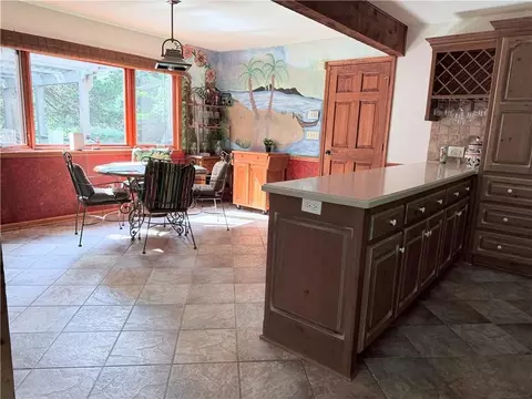 Kitchen - 3907 NE Beach Rd, Lees Summit, MO 64064 photo 5 of 6