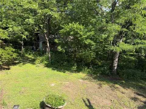 Exterior - 3907 NE Beach Rd, Lees Summit, MO 64064 photo 5 of 7
