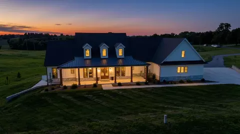 2 SE Woodview Rd, Saint Joseph, MO 64507