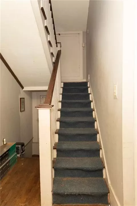 Entry Way - 304 E 4th St, Cherryvale, KS 67335 photo 2 of 3
