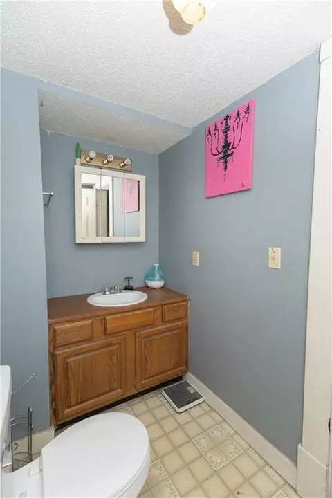 Bath - 304 E 4th St, Cherryvale, KS 67335 photo 5 of 5