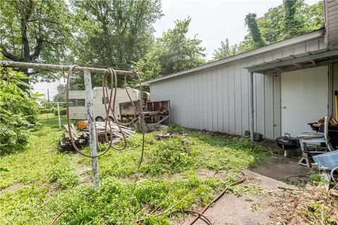 819 E Poplar St, Independence, KS 67301 photo 23