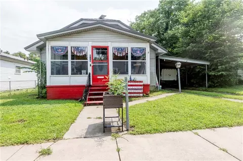 819 E Poplar St, Independence, KS 67301 photo 1