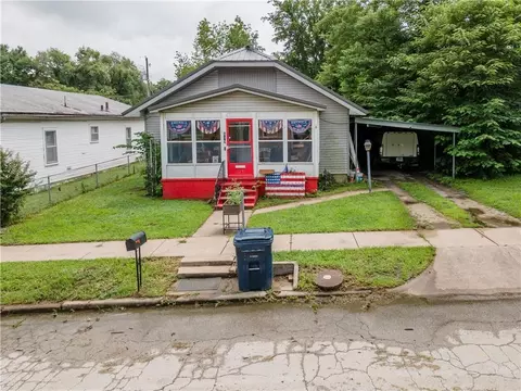819 E Poplar St, Independence, KS 67301 photo 2