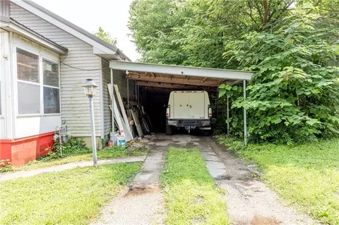 819 E Poplar St, Independence, KS 67301 photo 7