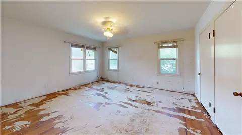 Bedroom - 811 S Main St, Nevada, MO 64772 photo 4 of 5