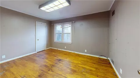 Bedroom - 811 S Main St, Nevada, MO 64772 photo 2 of 5
