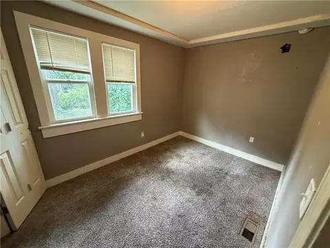 206 S Hardy Ave, Independence, MO 64053 photo 11