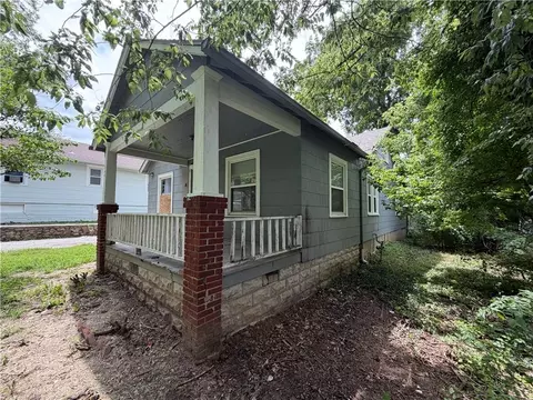 206 S Hardy Ave, Independence, MO 64053 photo 2