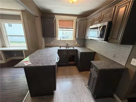 206 S Hardy Ave, Independence, MO 64053 photo 8