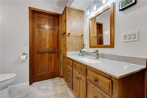 Bath - 7201 Snow Dr, Holt, MO 64048 photo 2 of 4