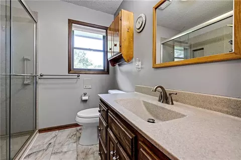Bath - 7201 Snow Dr, Holt, MO 64048 photo 4 of 4